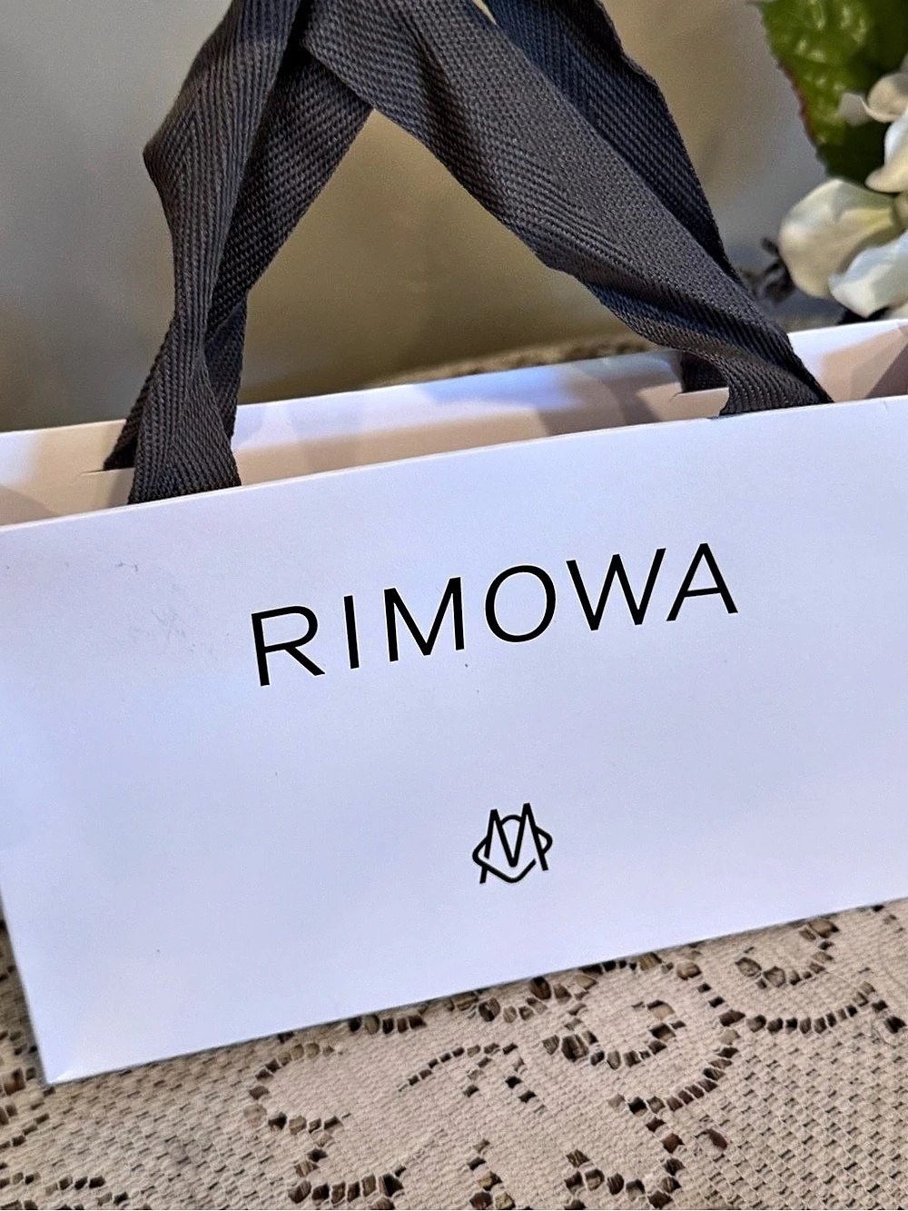 RIMOWA iPhone 18 Pro case White NWT